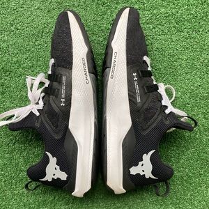 Under Armour 9.5 Black Charger Sneakers